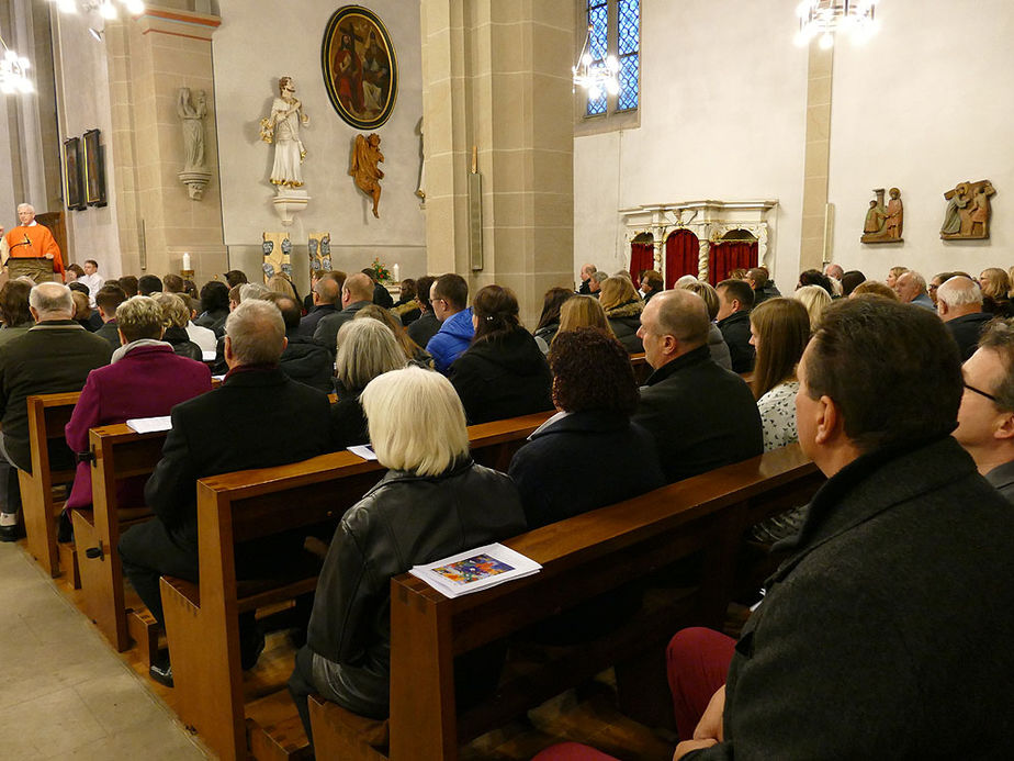 Firmung 2017 in Naumburg (Foto: Karl-Franz Thiede)